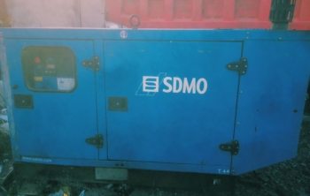 Б/у Дизельный генератор 32 квт SDMO T44 в кожухе